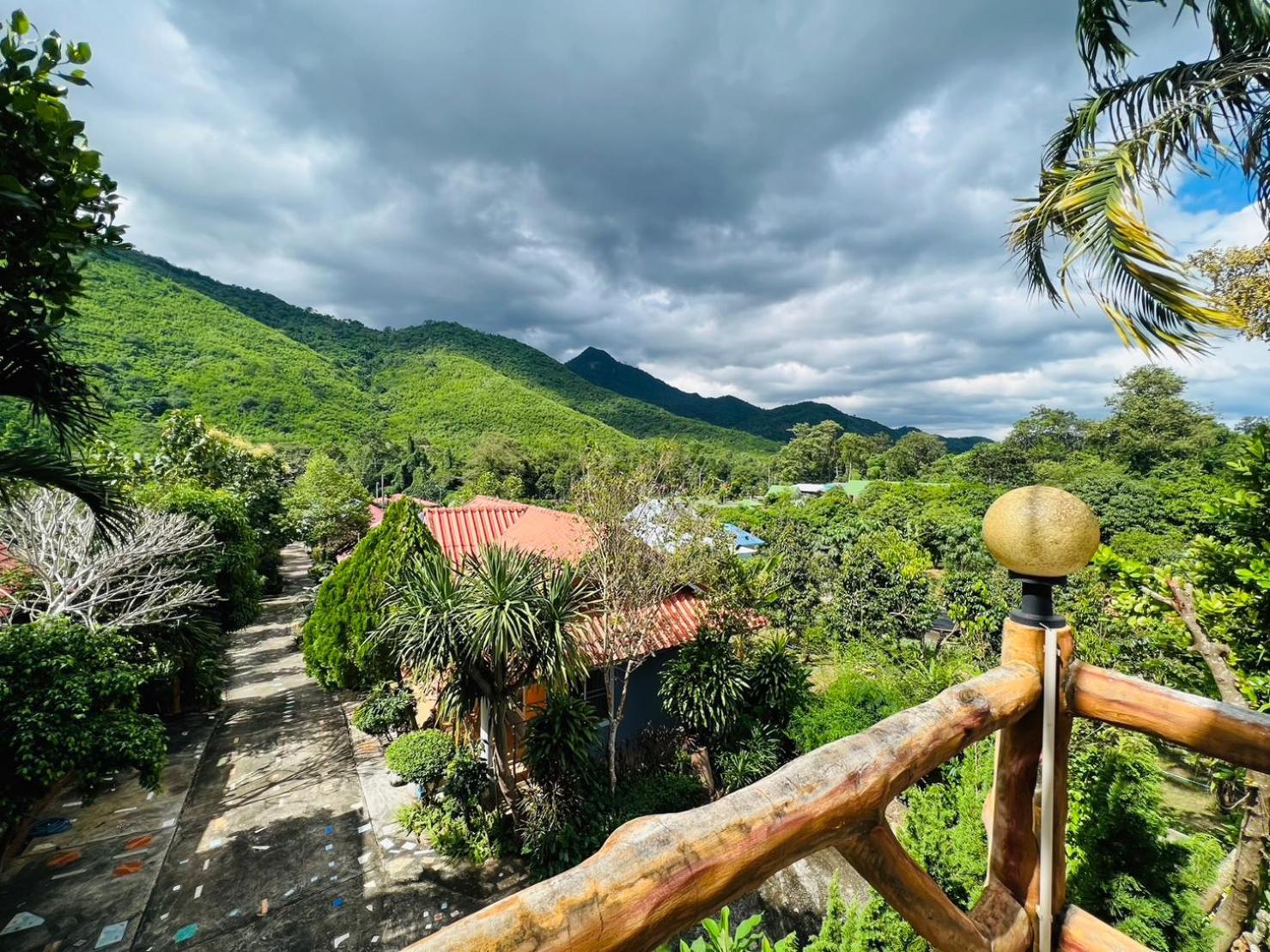Suriyan Villa Erawan Kanchanaburi สุริยัน วิลล่า เอราวัณ กาญจนบุรี Tha Kradan ภายนอก รูปภาพ